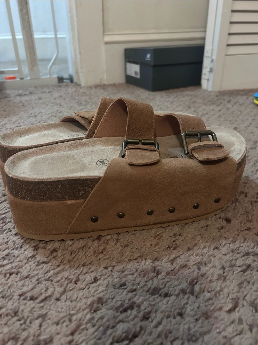 Cushionaire soft tan